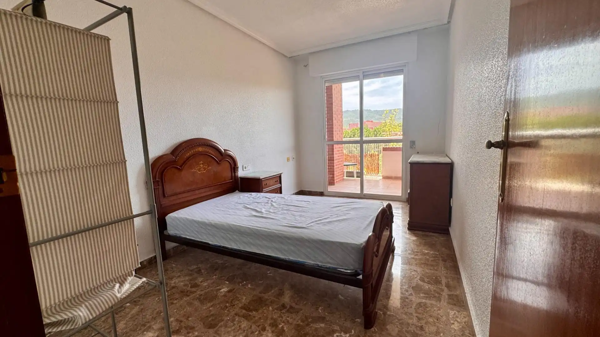 Habitación de Piso de alquiler en Murcia con Aire acondicionado, Terraza y Amueblado