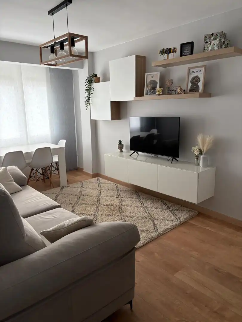 Living room of Flat for sale in Santurtzi   with Heating, Furnished and Oven