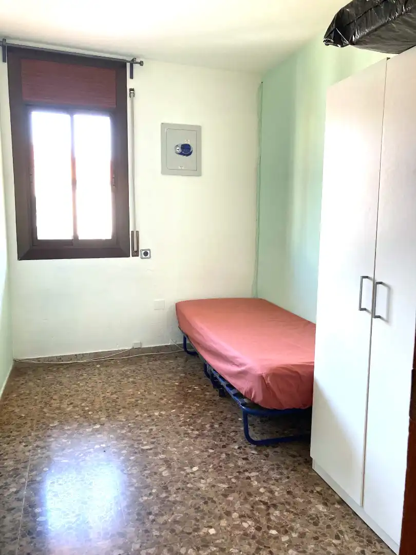 Habitación de Ático en venta en L'Hospitalet de Llobregat con Aire acondicionado, Calefacción y Terraza