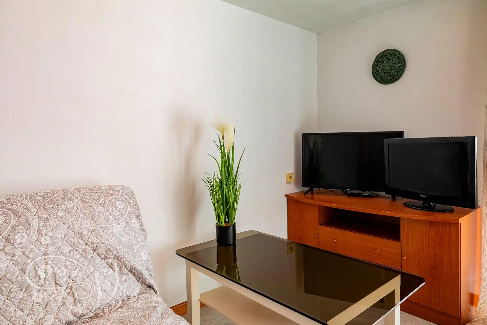 Living room of Study for sale in Jaca  with Heating and Balcony