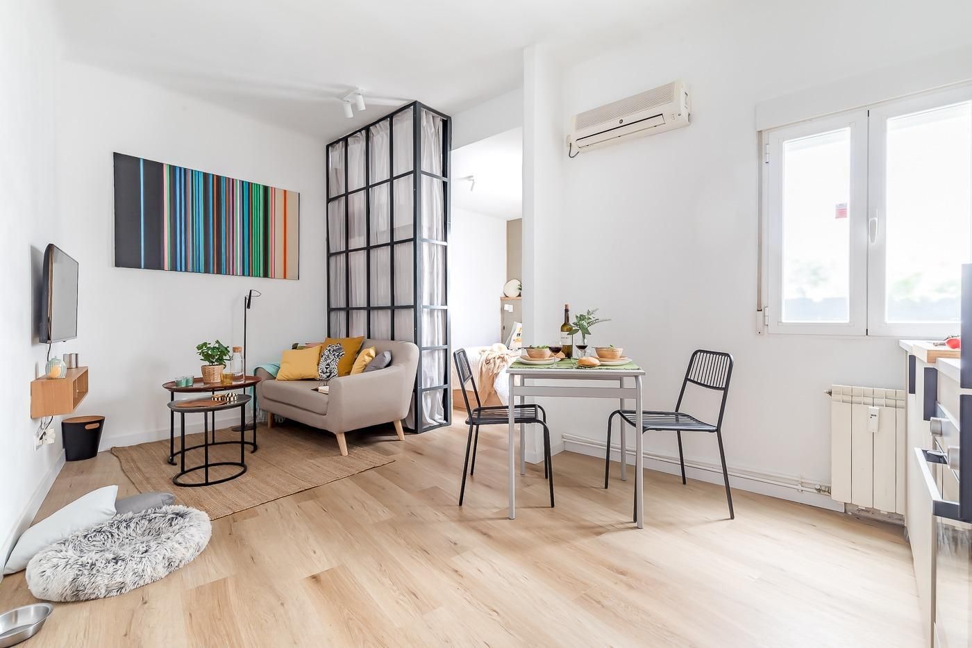 Living room of Apartment for sale in  Madrid Capital  with Air Conditioner