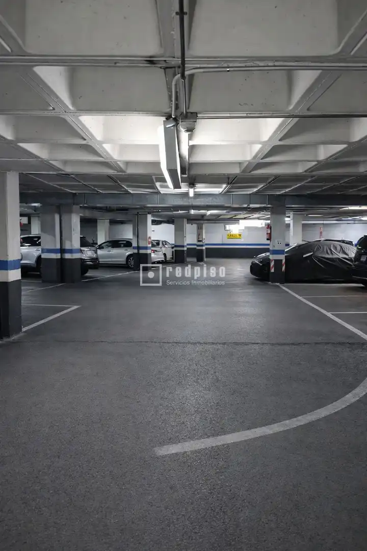 Garage for sale in de Cristóbal Bordiú, Ríos Rosas - Nuevos Ministerios