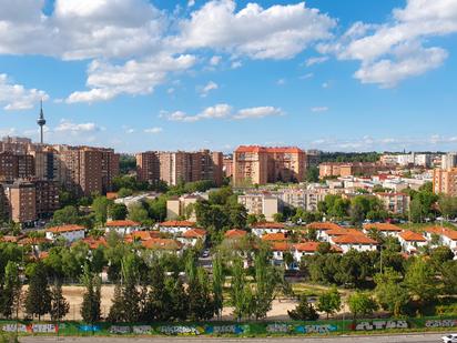 Exterior view of Attic for sale in  Madrid Capital  with Heating, Terrace and Furnished