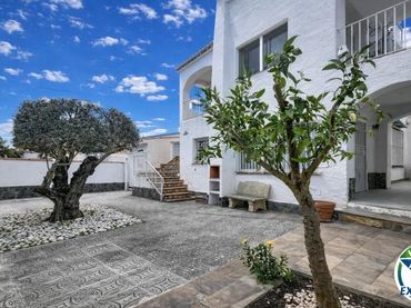 Casa con giardino in vendita a Carrer Montseny 138A