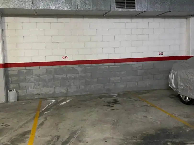 Parkplatz von Garage zur Miete in Cubelles