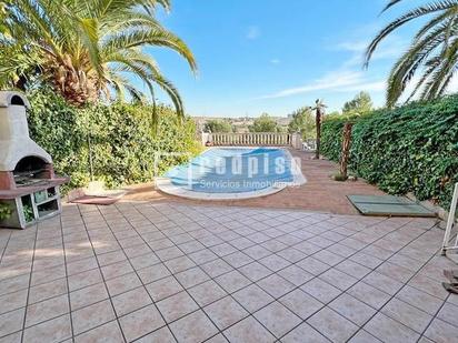 Jardí de Casa o xalet en venda en Coslada amb Aire condicionat, Terrassa i Piscina