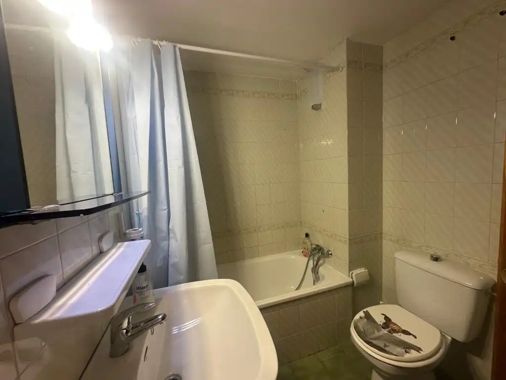 Bathroom of Flat for share in Córdoba
