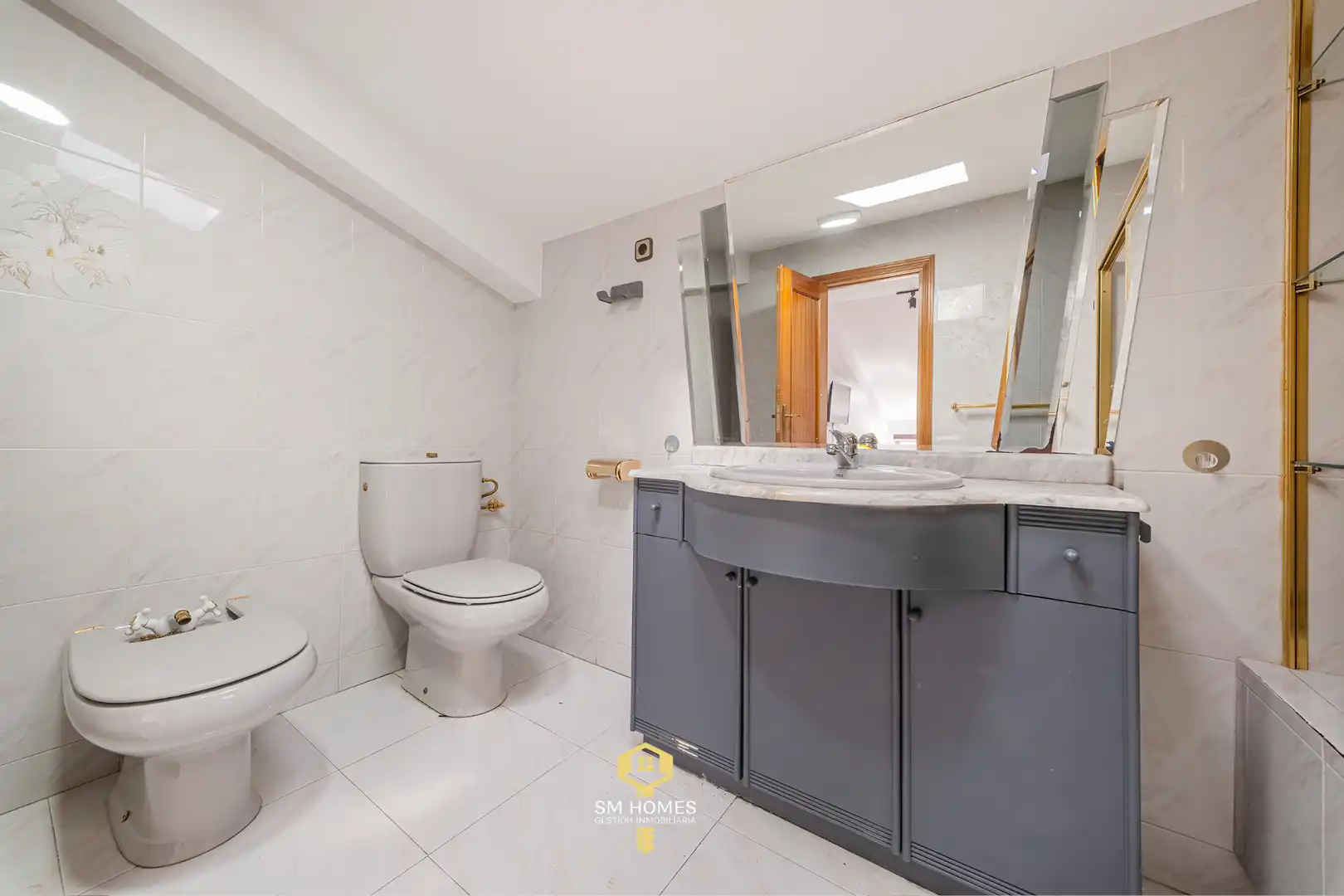 Bathroom of Attic for sale in San Fernando de Henares  with Air Conditioner, Heating and Terrace