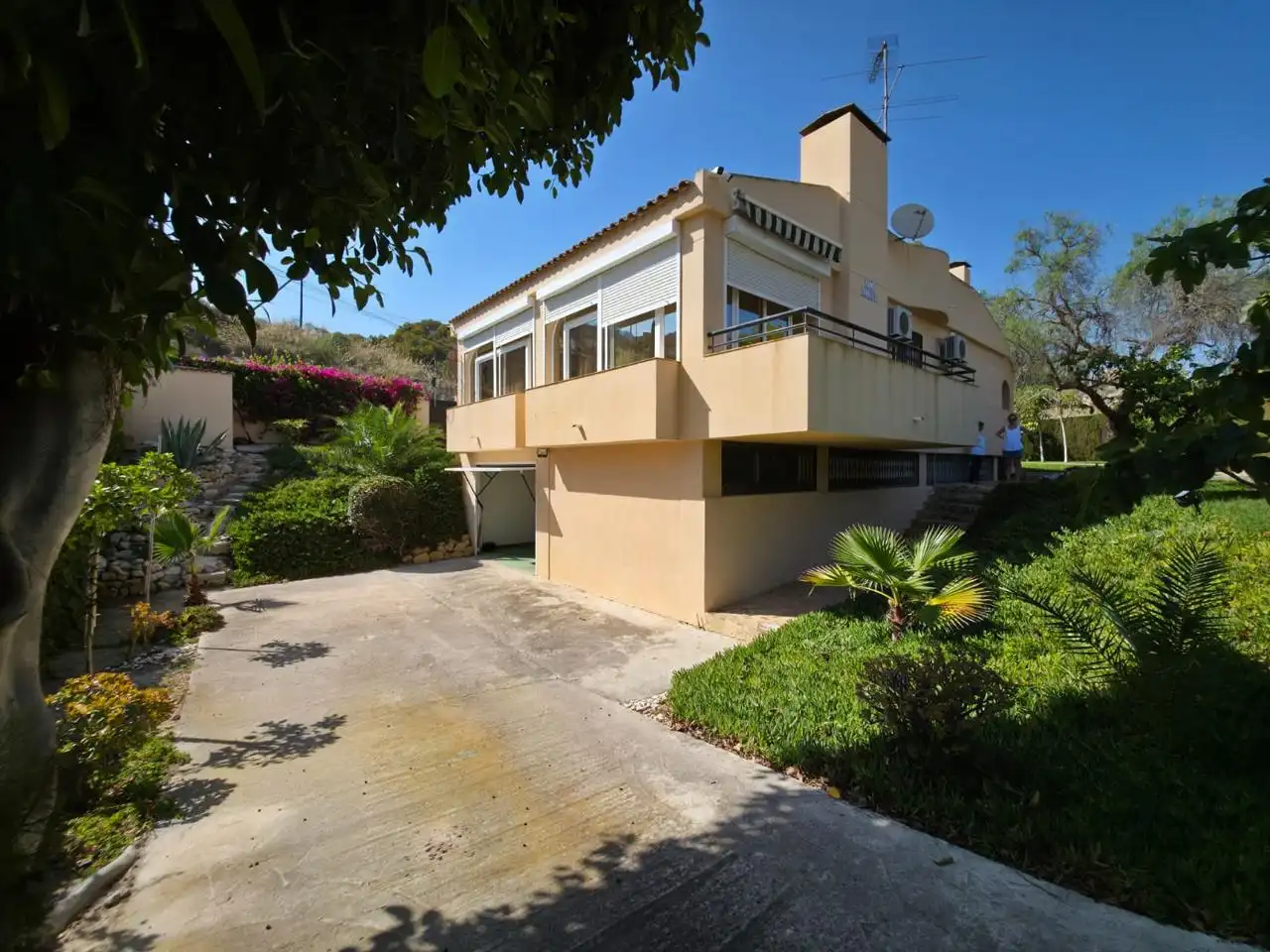 Exterior view of Houses for sale in El Campello  with Air Conditioner, Terrace and Swimming Pool