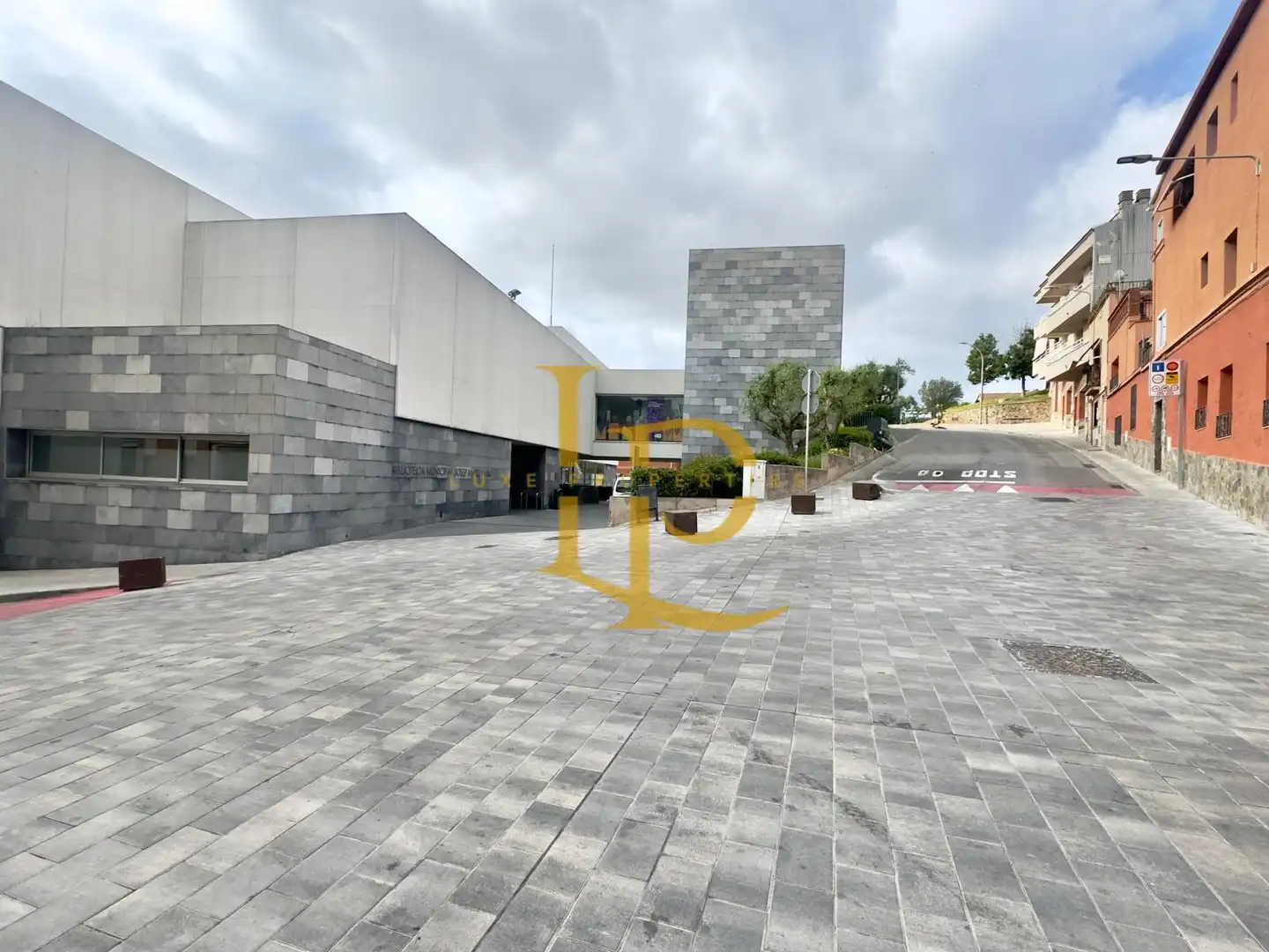 Exterior view of Flat for sale in Castellbisbal  with Air Conditioner, Heating and Oven