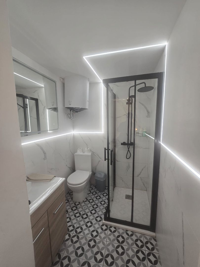 Bany de Pis en venda en Benidorm amb Aire condicionat, Calefacció i Moblat