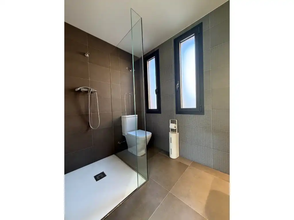 Baño de Casa o chalet en venta en Cornellà del Terri con Jardín privado, Terraza y Piscina