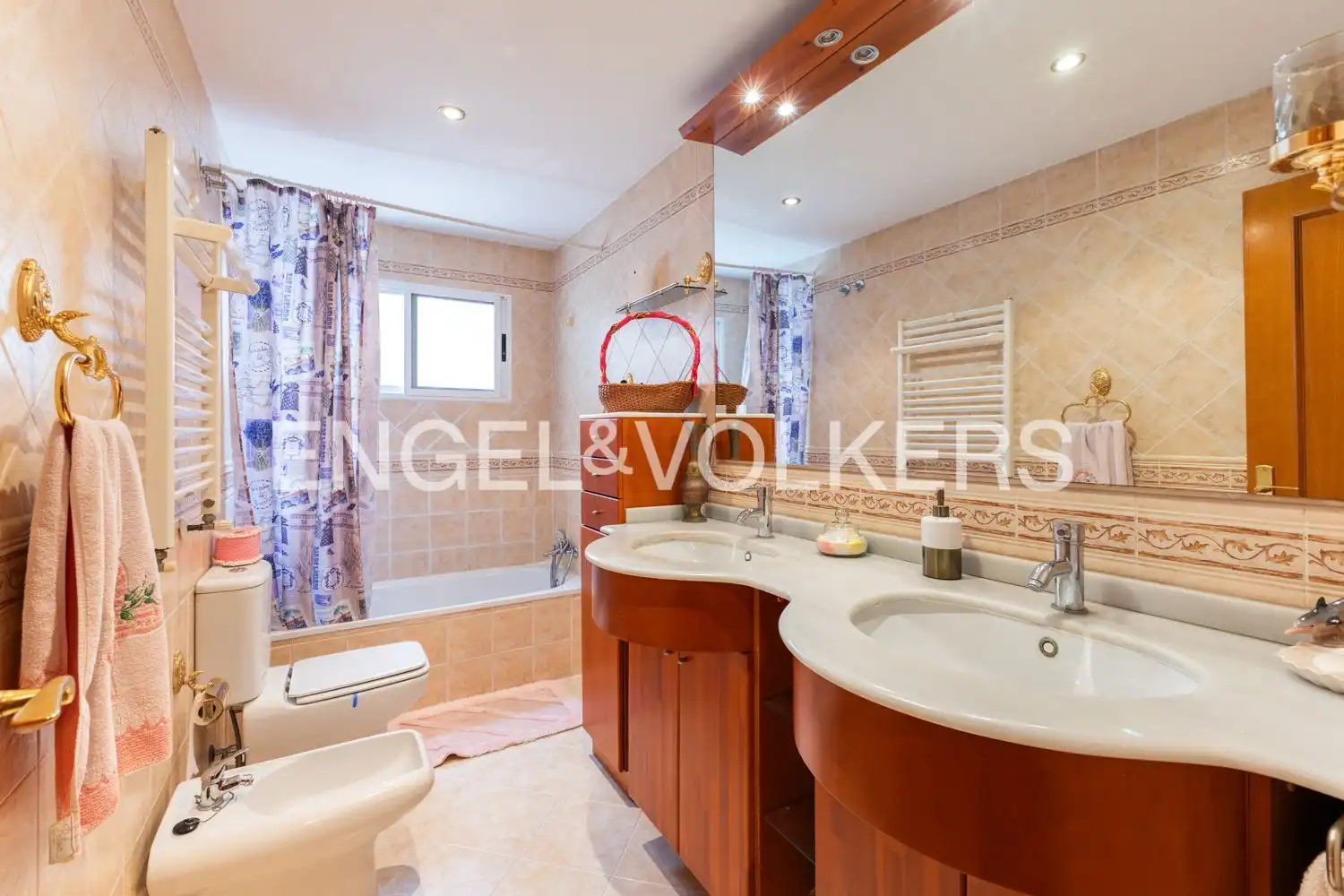Baño de Casa o chalet en venta en La Pobla de Farnals con Aire acondicionado, Calefacción y Parquet