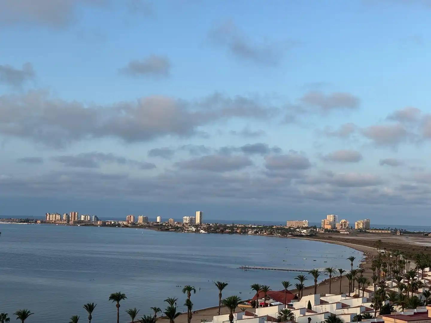 Vista exterior de Àtic en venda en Cartagena amb Aire condicionat, Terrassa i Piscina comunitària
