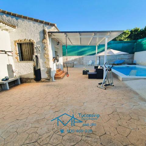 Casa-chalet en Venta en Navahondilla