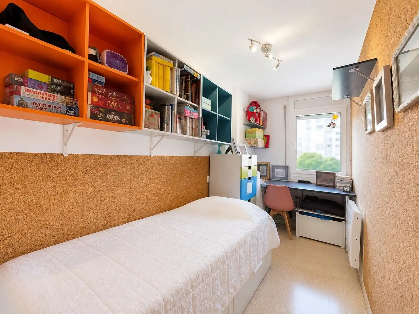 Habitación de Ático en venta en Terrassa con Aire acondicionado, Calefacción y Terraza