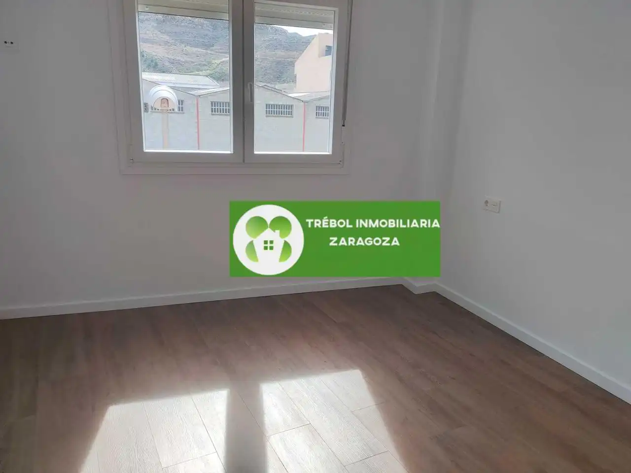 Habitación de Piso en venta en Cadrete con Aire acondicionado, Calefacción y Terraza