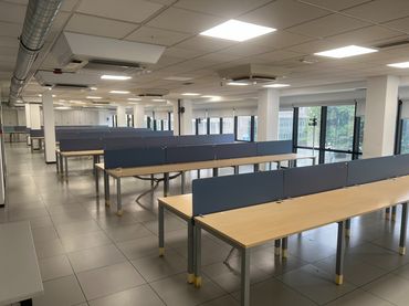 Bureau avec ascenseur à louer à Avenida Finisterre 261
