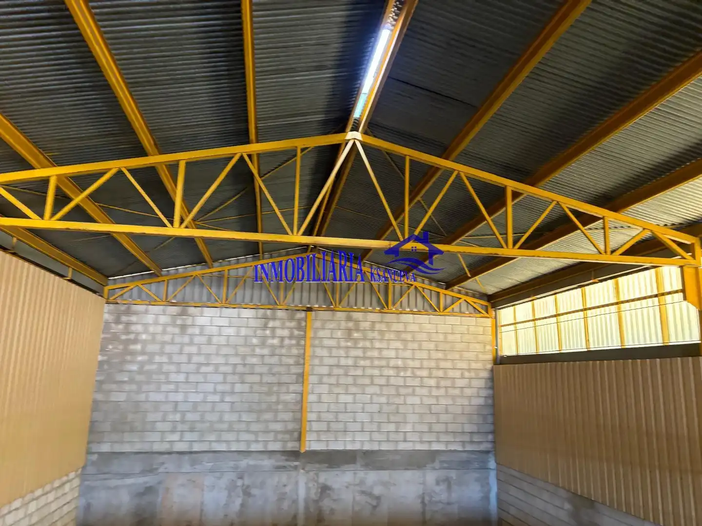 Vista exterior de Nave industrial en venta en Córdoba