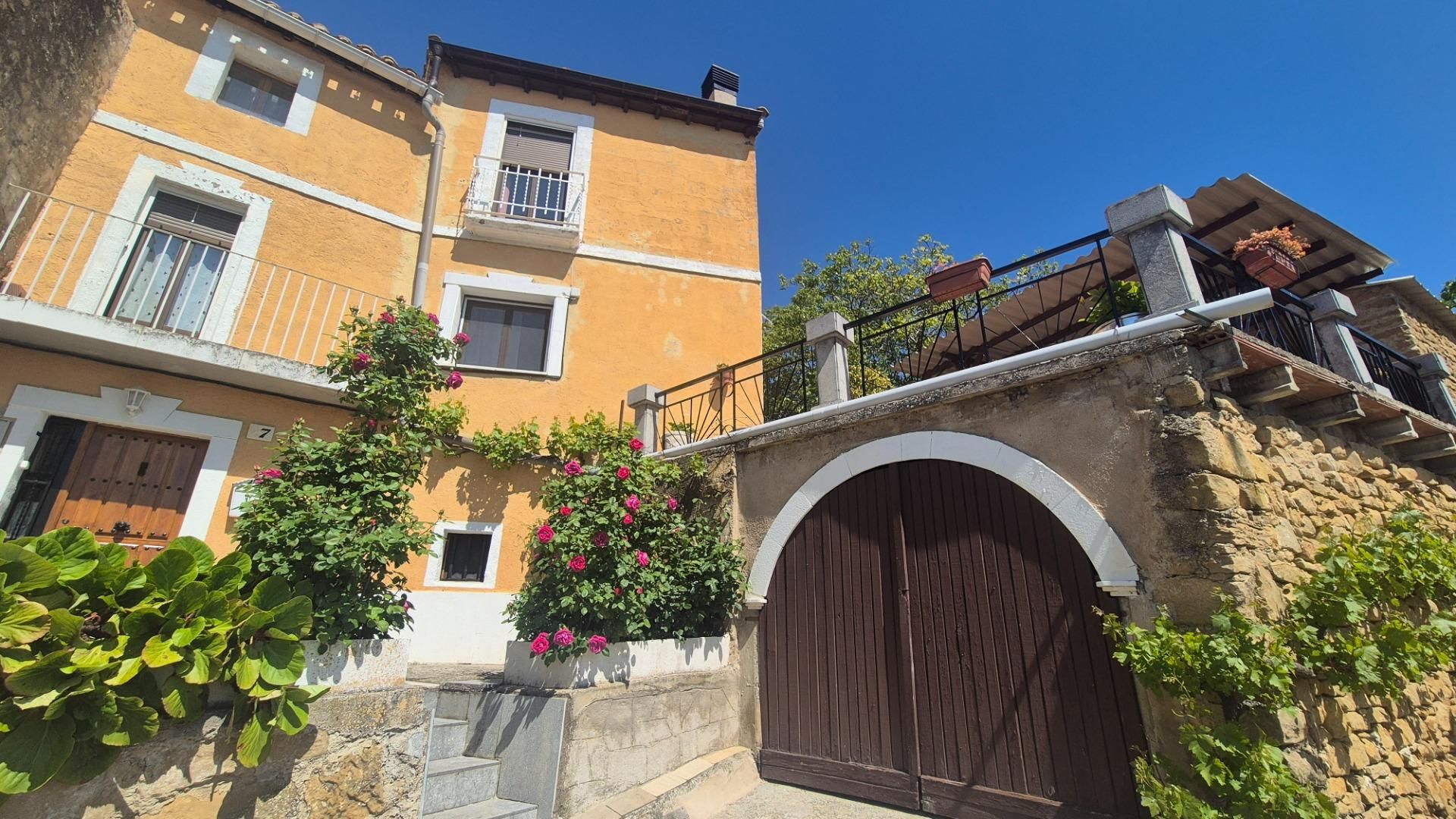 Vista exterior de Finca rústica en venda en San Martín de Unx amb Calefacció, Jardí privat i Terrassa