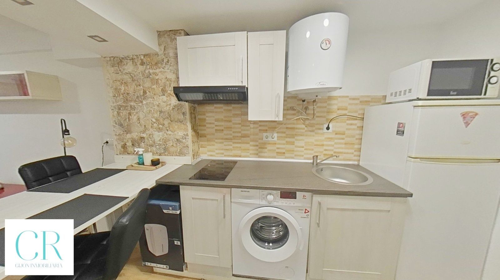 Study to rent in Calle Oriental, La Calzada