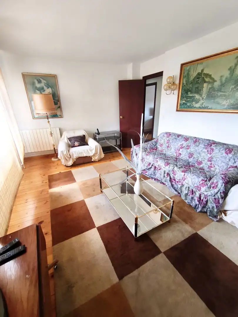 Sala de estar de Piso en venta en Almanza con Calefacción