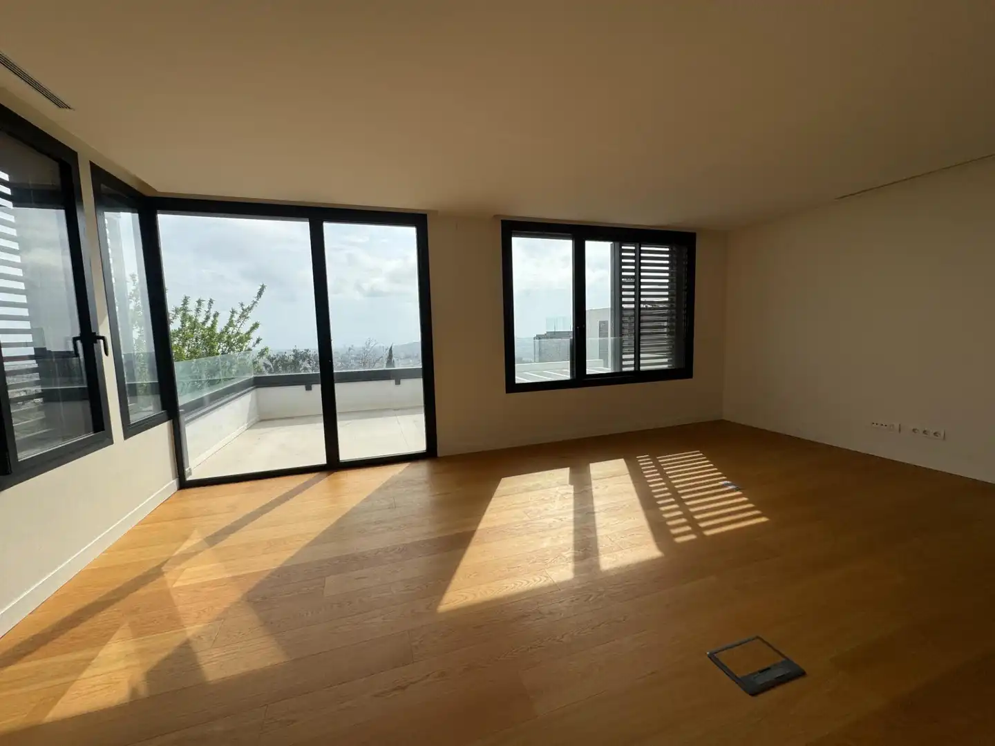 Sala de estar de Casa o chalet en venta en Barcelona con Aire acondicionado, Calefacción y Jardín privado