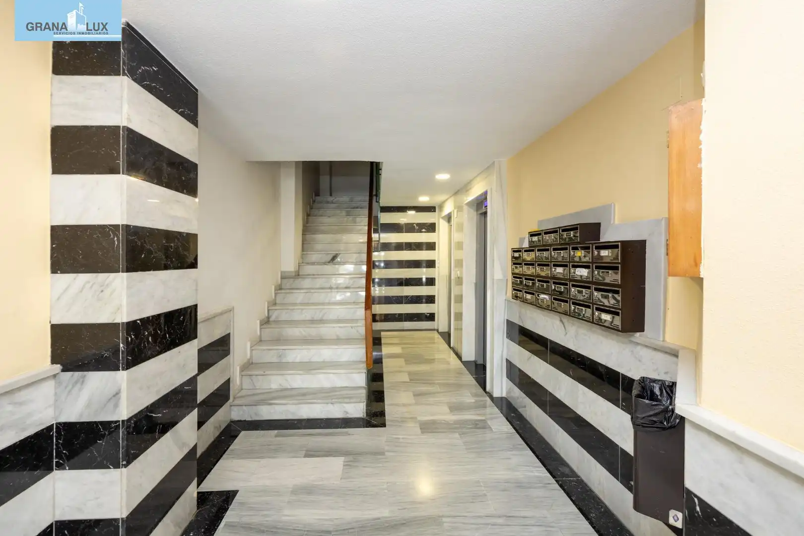 Piso en venta en Granada con Calefacción