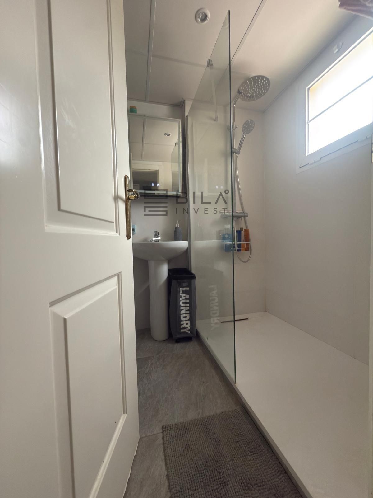 Bathroom of House or chalet for sale in Benalmádena  with Air Conditioner, Terrace and Storage room