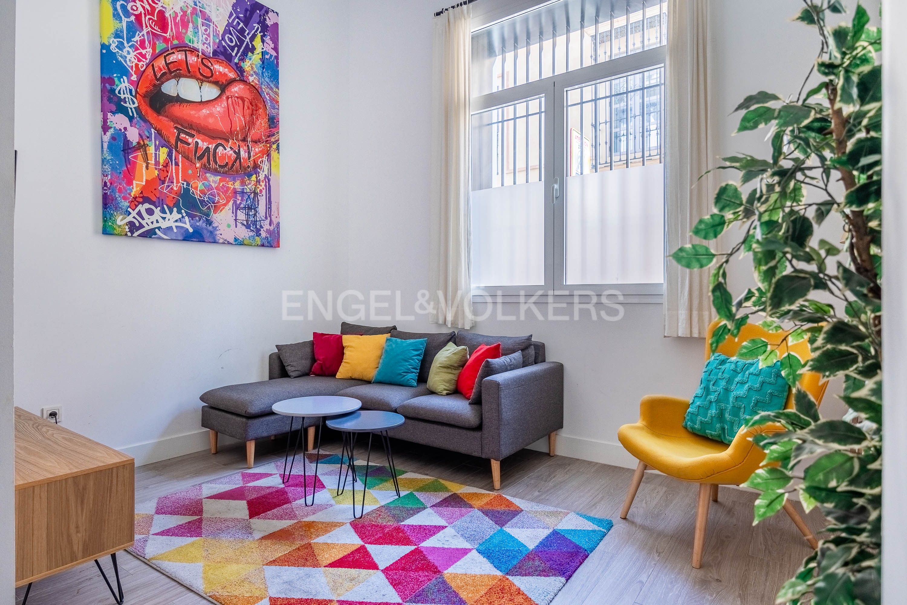 Sala d'estar de Dúplex en venda en  Sevilla Capital amb Aire condicionat, Calefacció i Terrassa