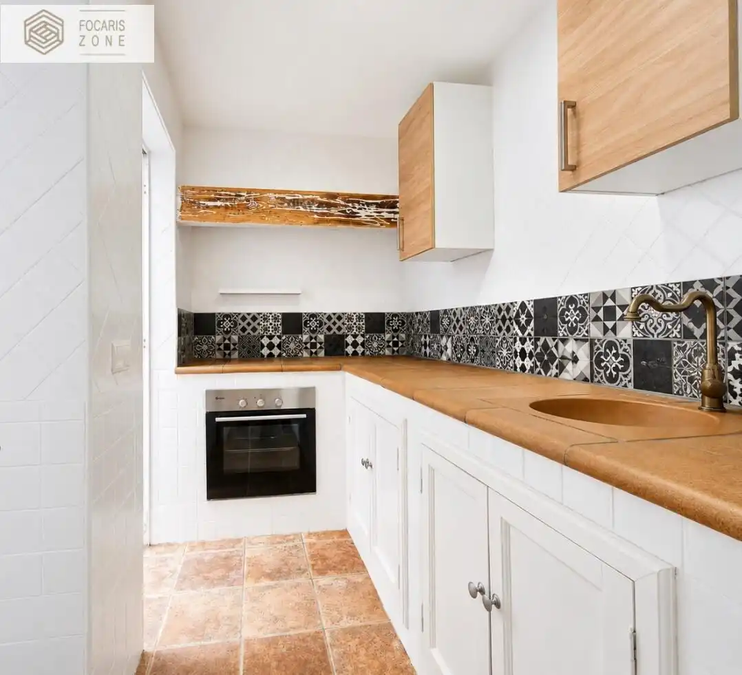 Kitchen of Ground floor for sale in Estepona  with Private garden, Terrace and Community pool