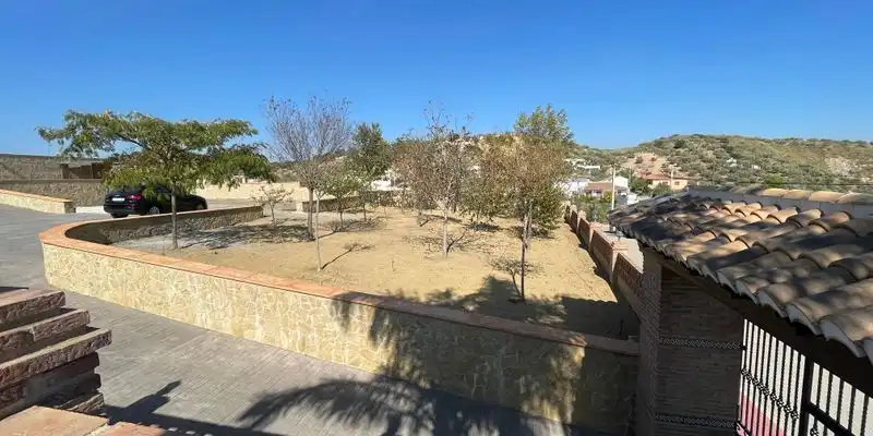Casa o xalet en venda en Loja amb Aire condicionat, Jardí privat i Terrassa