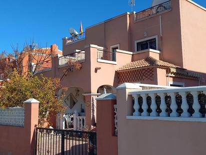 Vista exterior de Casa adosada en venda en Los Montesinos amb Aire condicionat, Calefacció i Traster