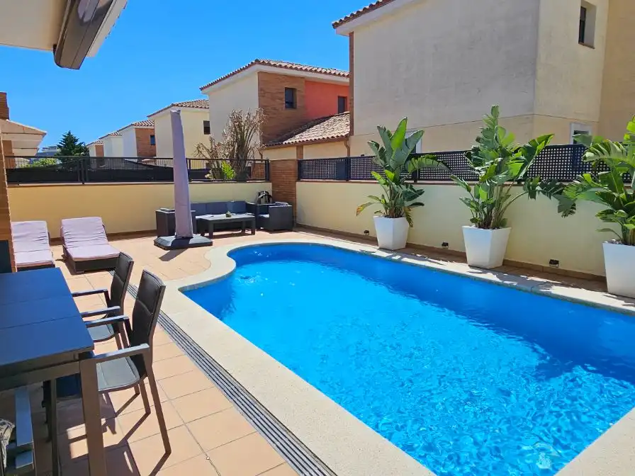 Villa con giardino in vendita a Passatge Sector Mestral 12 B, imagen 5