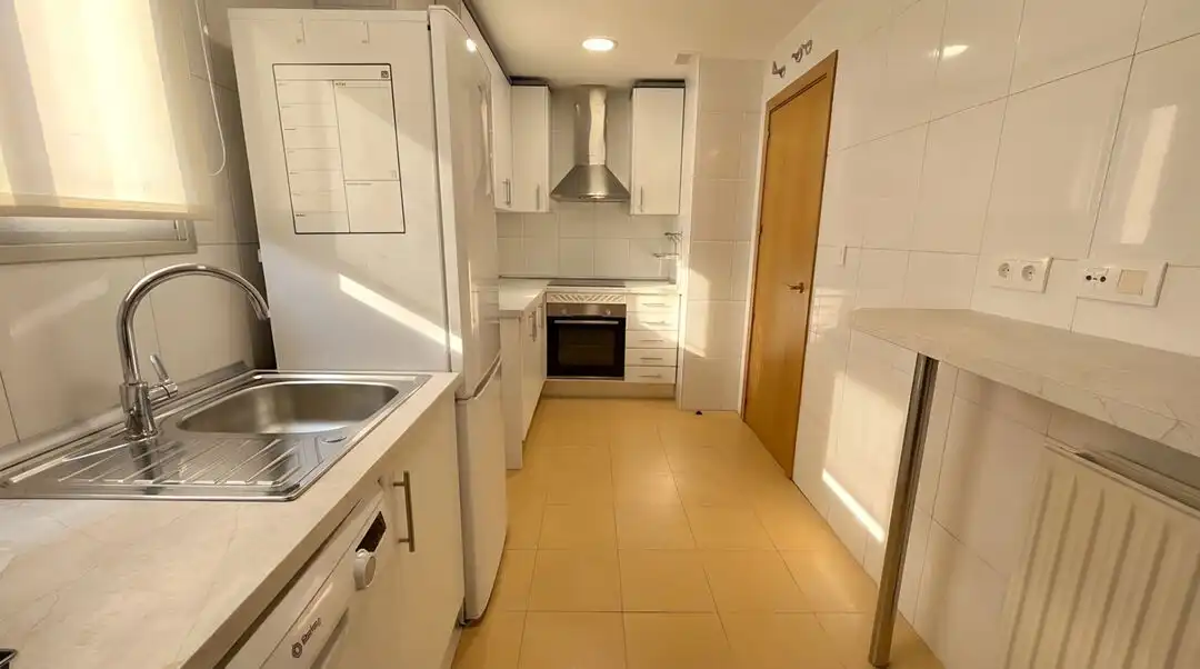 Cocina de Piso de alquiler en Madrid con Aire acondicionado, Calefacción y Jardín privado