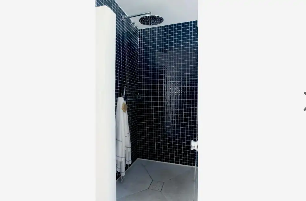 Badezimmer von Erdgeschoss zur Miete in Marbella mit Klimaanlage, Heizung und Terrasse