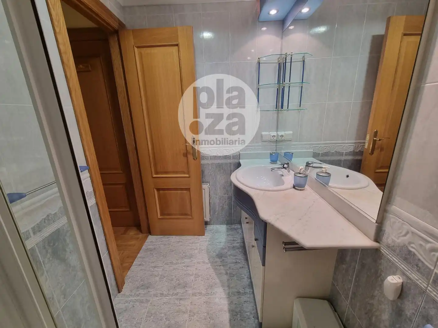 Baño de Casa adosada en venta en Burgos con Calefacción y Jardín privado
