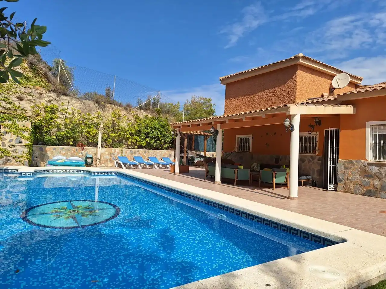 Casa con piscina en venta en Carrer d'Oriola, imagen 2