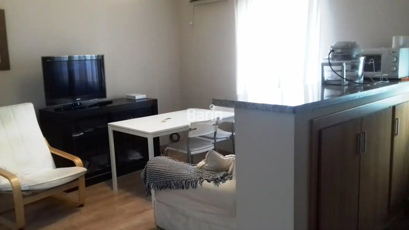 Flat for rent in Ciudad Jardín - Zoco