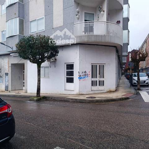 Local comercial en Alquiler en Ponteareas