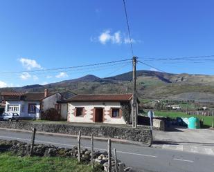 Vista exterior de Casa o xalet en venda en Molledo