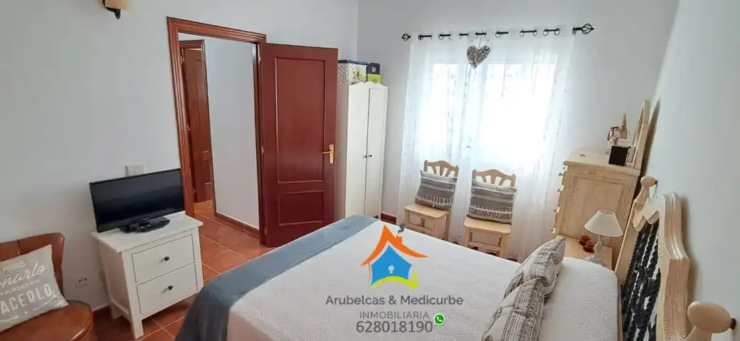 Schlafzimmer von Einfamilien-Reihenhaus zum Verkauf in Arucas mit Ofen, Mikrowelle und Balkon