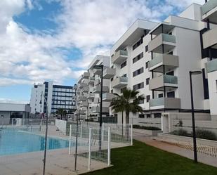 Vista exterior de Pis de lloguer en Dos Hermanas amb Aire condicionat, Jardí privat i Terrassa