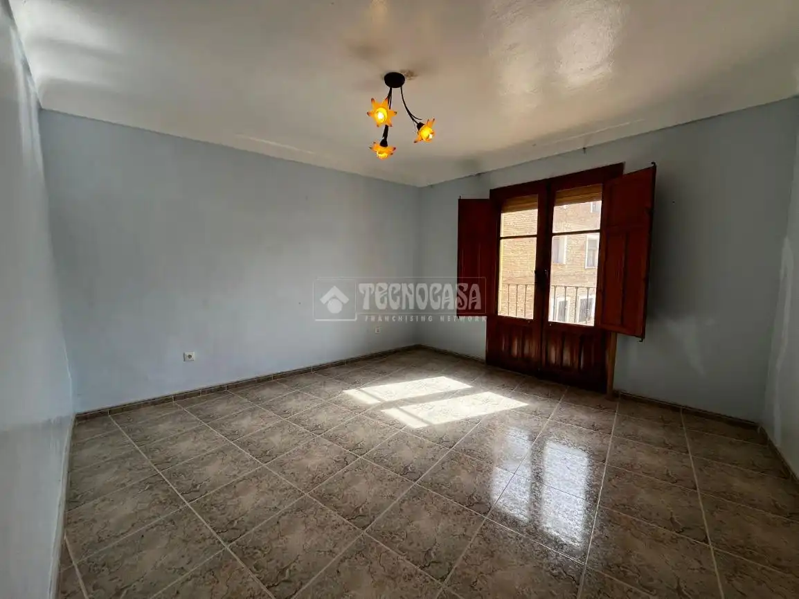Sala d'estar de Casa adosada en venda en Bárboles amb Traster i Balcó