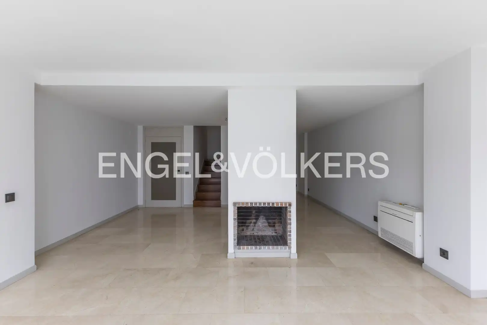 Sala d'estar de Àtic de lloguer en Madrid amb Aire condicionat, Calefacció i Parquet