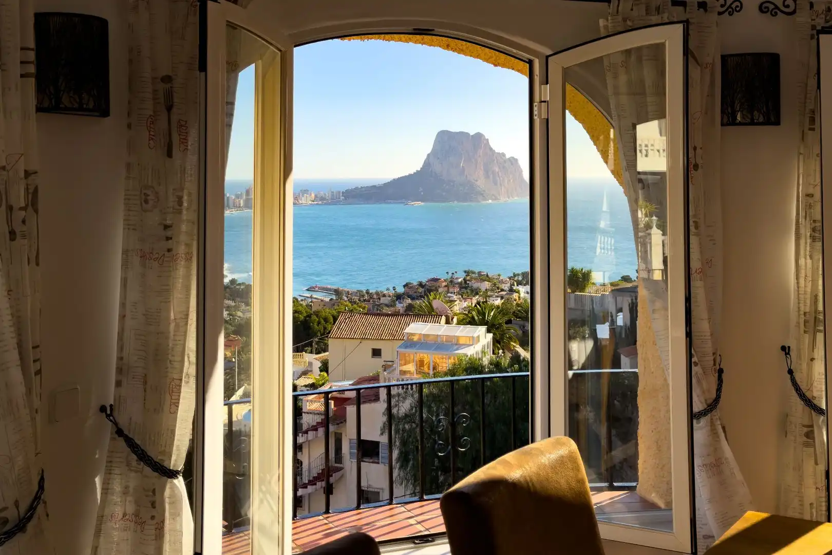 Bedroom of Houses for sale in Calpe / Calp