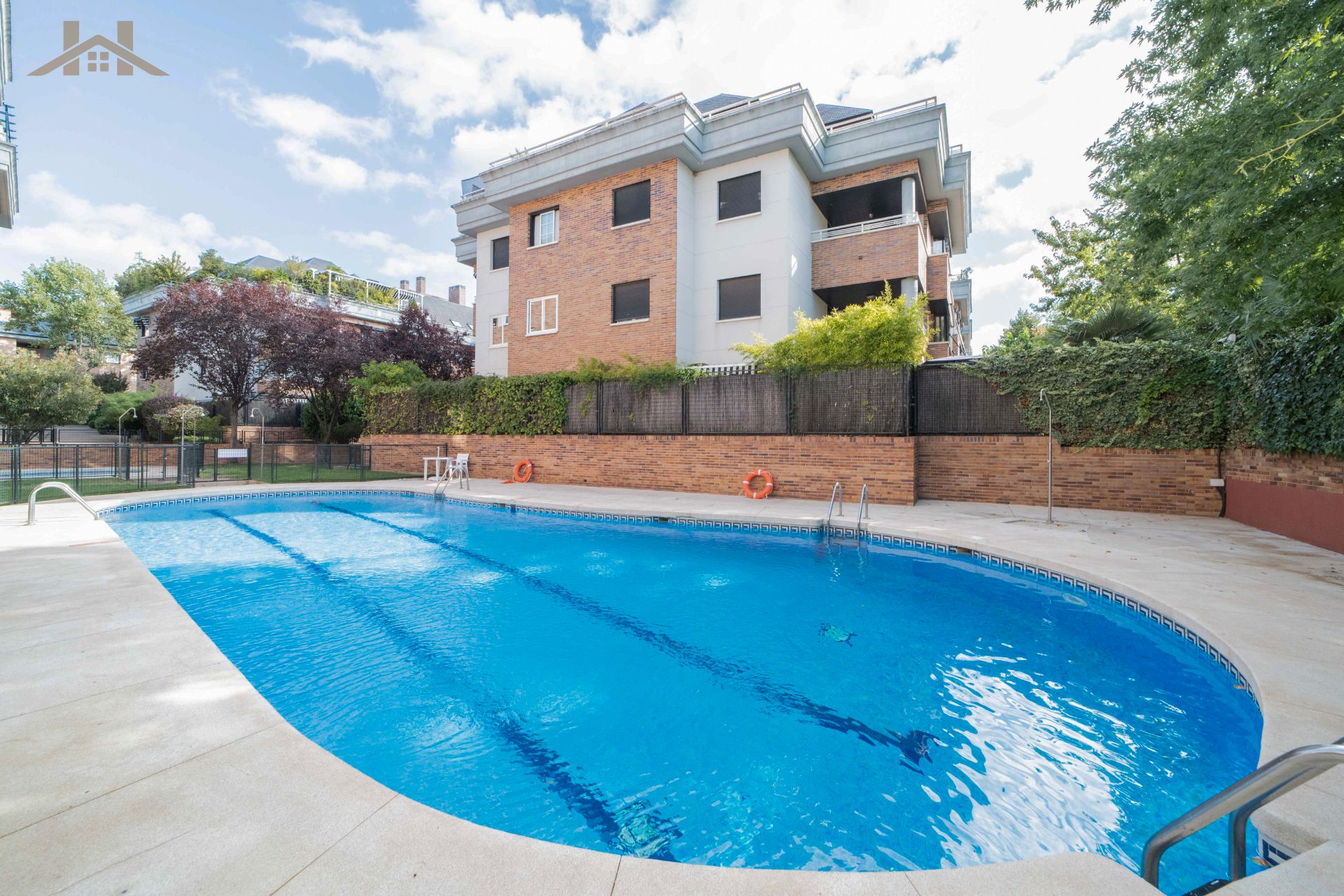 Swimming pool of Attic for sale in Las Rozas de Madrid
