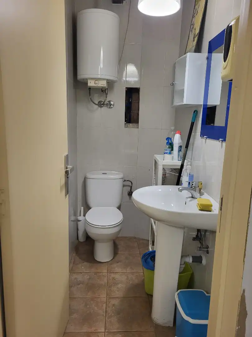 Bathroom of Commercial properties for rent in  Pamplona / Iruña  with Air Conditioner, Heating and Furnished