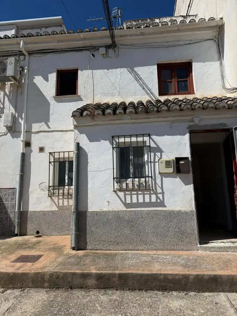 Vista exterior de Casa adosada en venta en Cuevas de San Marcos con Balcón