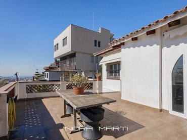 House with pool for sale in La Miranda